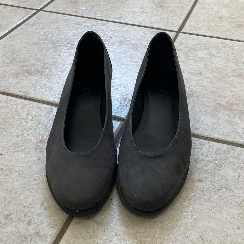 THE FLEXX Charcoal Flats